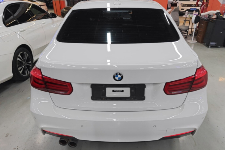 BMW 3 Series 2018 #6 BMW 3 Series 2018 car image #6