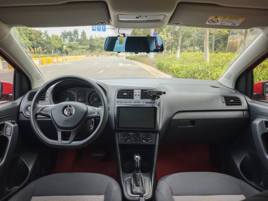 Volkswagen Polo 2019 car image #5