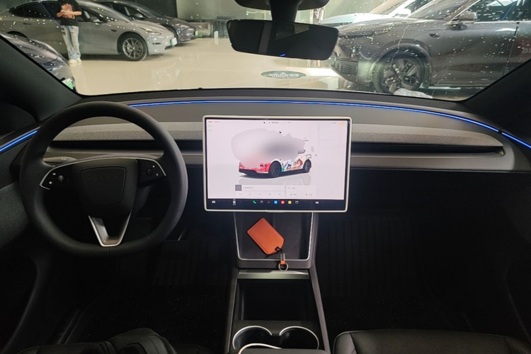 Tesla Model Y 2026 car image #10