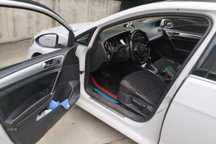 Volkswagen Golf 2020 car image #18