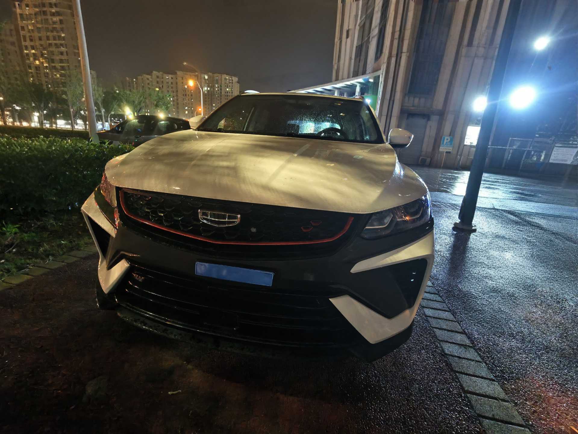 GEELY Coolray 2023 car image #2