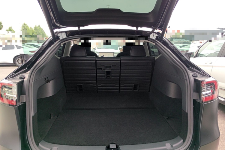Tesla Model Y 2022 car image #19