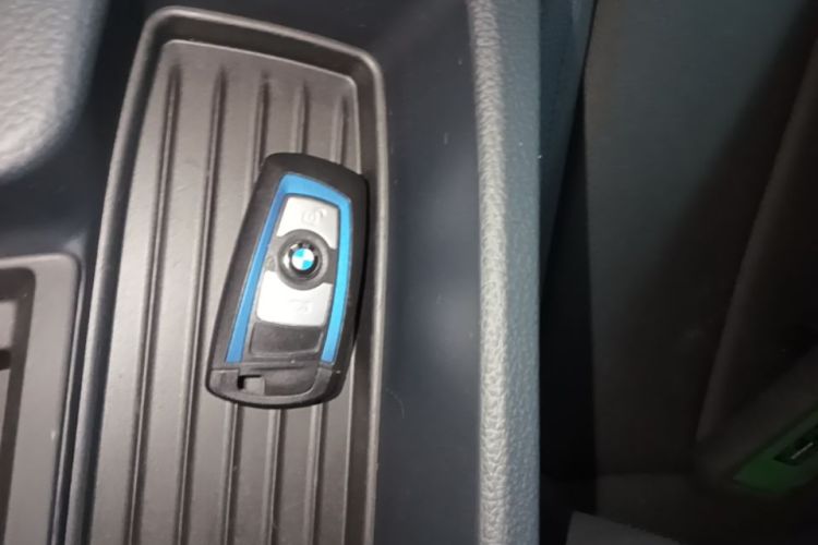 BMW 3 Series 2018 #9 BMW 3 Series 2018 immagine di auto #9