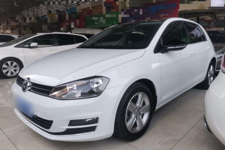 Volkswagen Golf 2017 car image #2