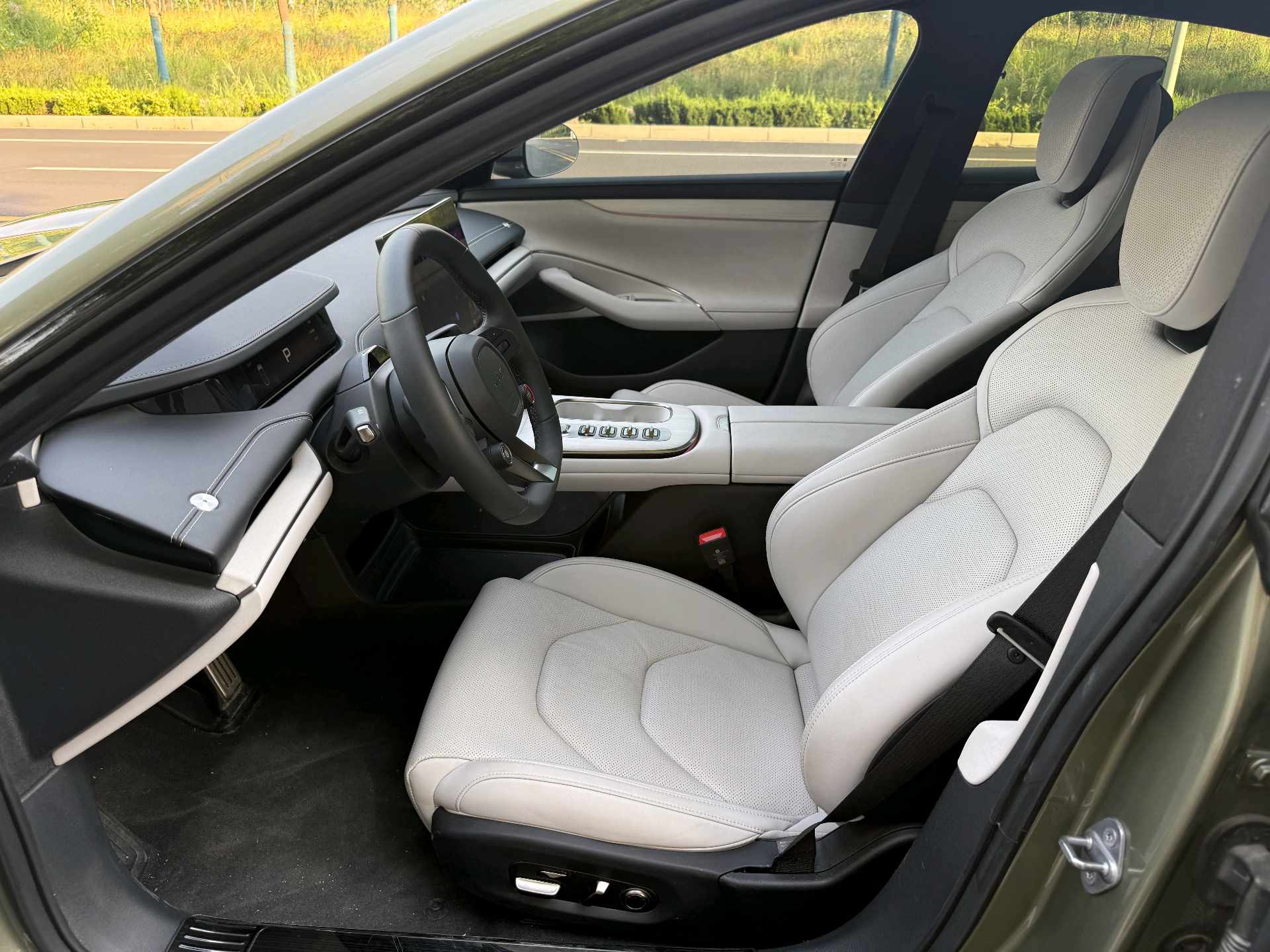 MI SU7 2025 car image #5