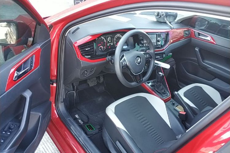 Volkswagen Polo 2020 car image #16