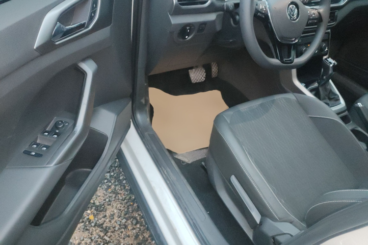 Volkswagen T-Cross 2020 изображение автомобиля #12