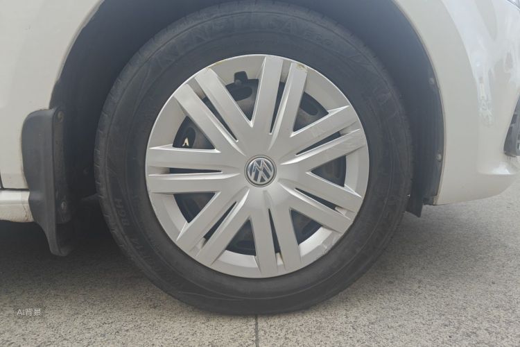 Volkswagen Polo 2016 car image #9