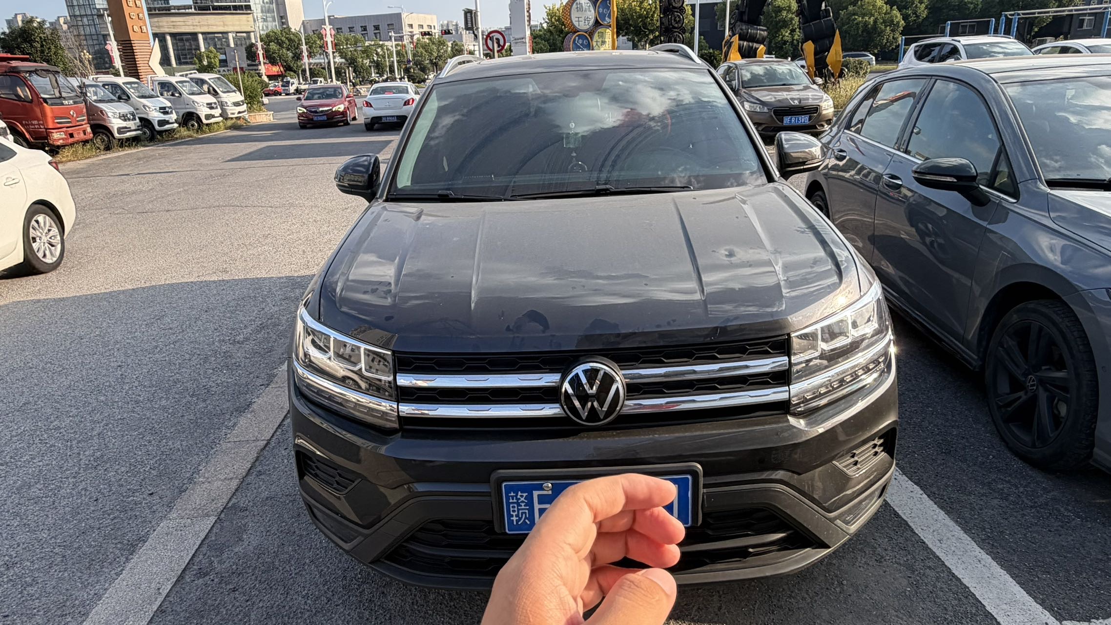 Volkswagen Tharu 2022 car image #2