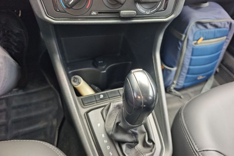 Volkswagen Santana 2018 car image #14