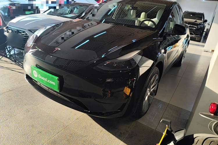 Tesla Model Y 2023 #2 Tesla Model Y 2023 car image #2