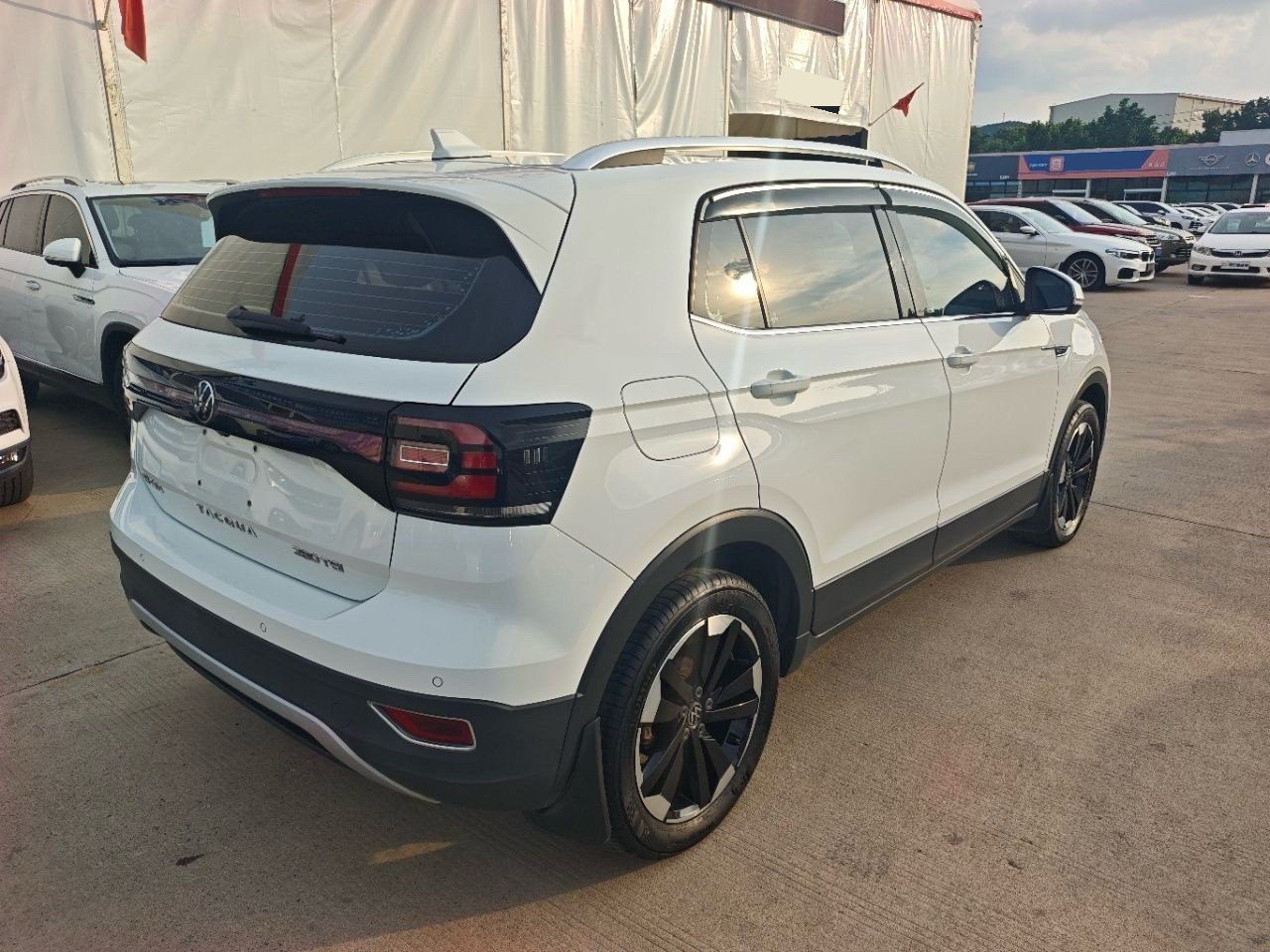 Volkswagen Tacqua 2022 #11 Volkswagen Tacqua 2022 صورة سيارة #11
