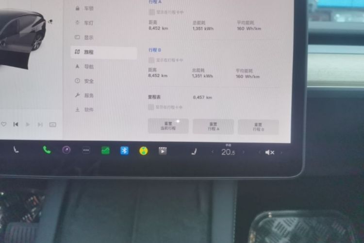 Tesla Model Y 2022 immagine di auto #12