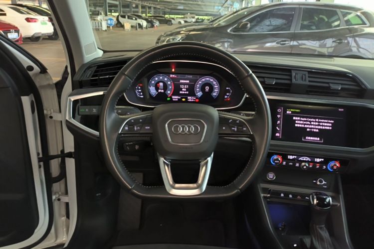 Audi Q3 2019 #11 Audi Q3 2019 car image #11