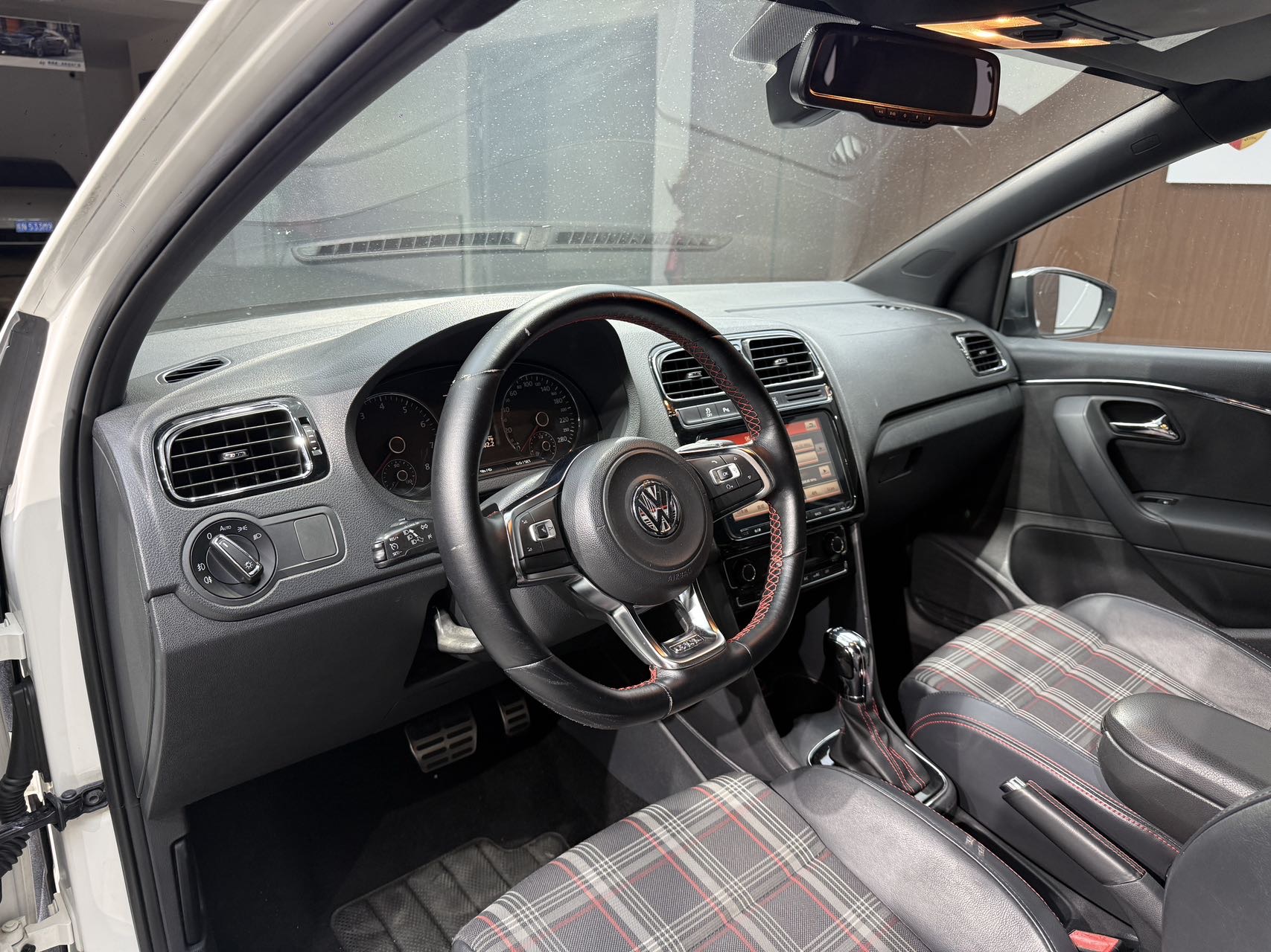 Volkswagen Polo 2015 #5 Volkswagen Polo 2015 car image #5