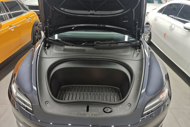 Tesla Model 3 2026 immagine di auto #20
