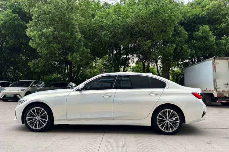 BMW 3 Series 2020 #5 BMW 3 Series 2020 car image #5