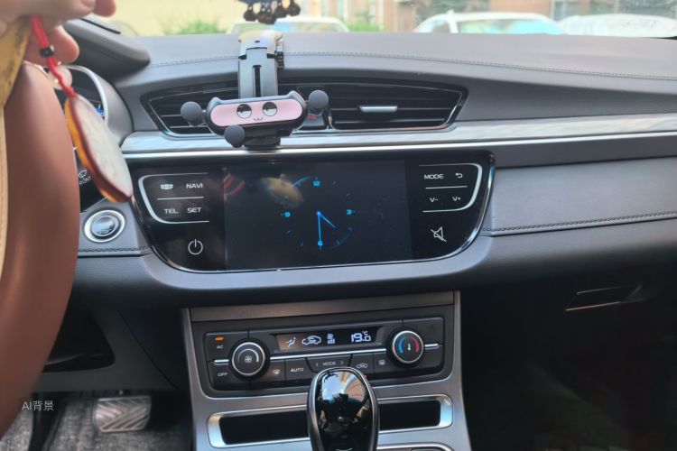 GEELY Emgrand 2019 car image #15