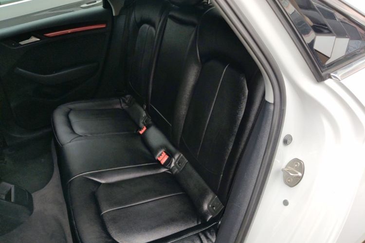 Audi A3 2019 car image #14