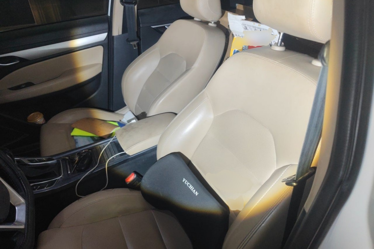 GEELY Emgrand 2018 imagem de carro #15