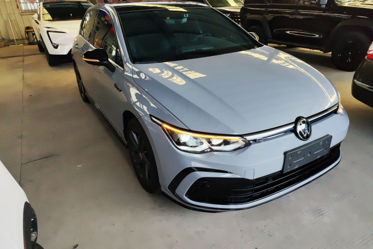 Volkswagen Golf 2023 imagen de coche #4