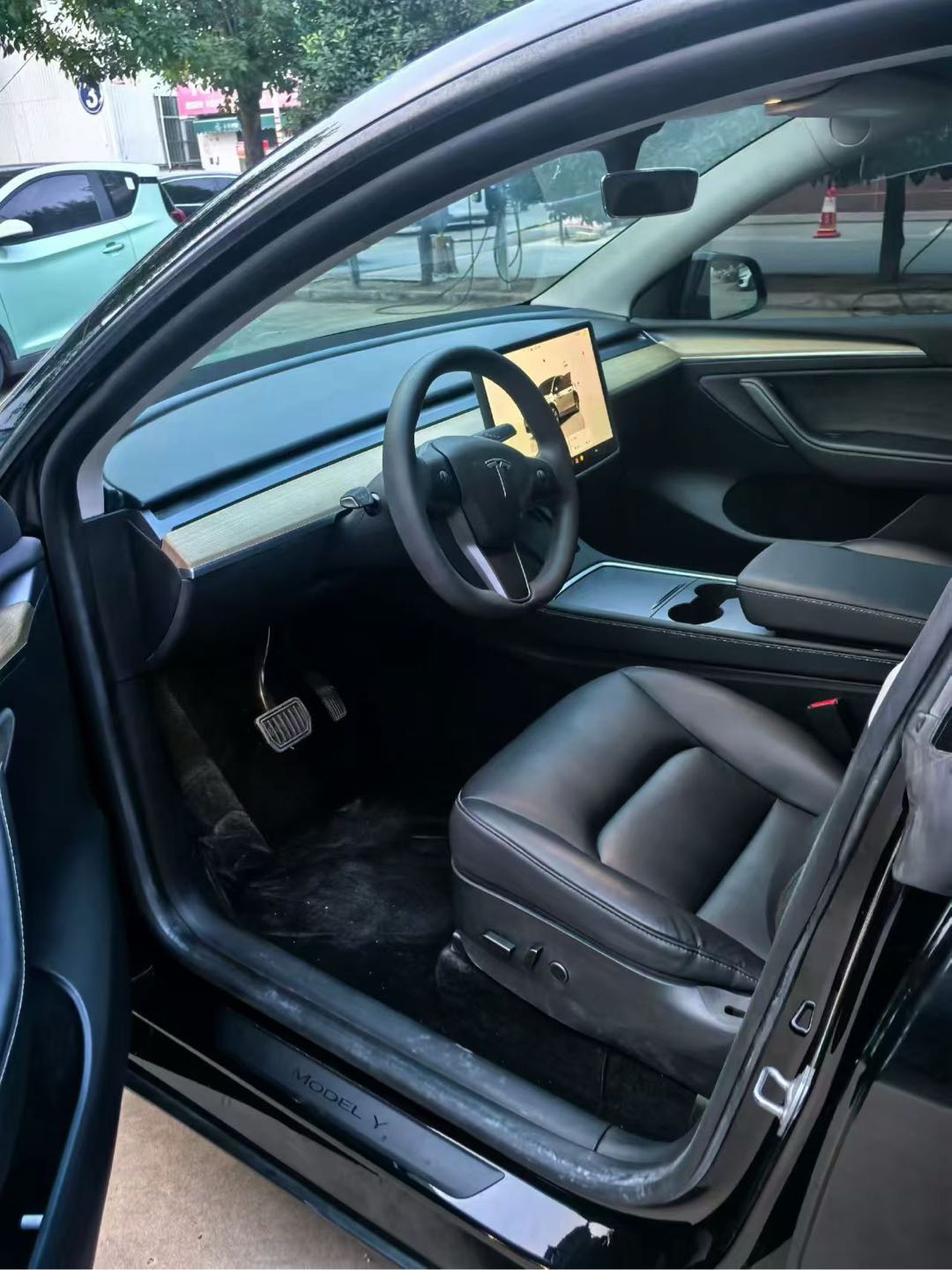 Tesla Model Y 2022 car image #8