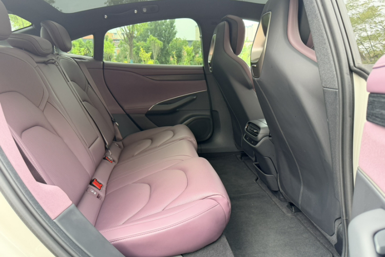 MI SU7 2025 car image #18