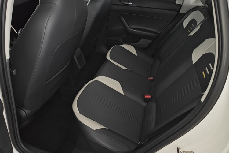Volkswagen Polo 2020 car image #17