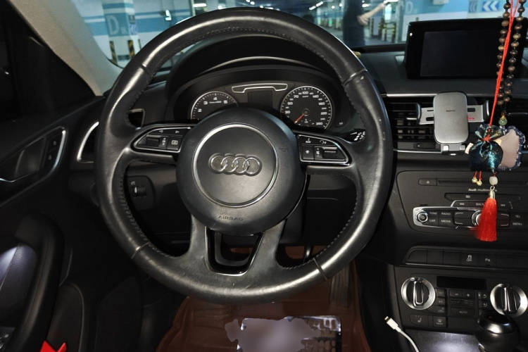 Audi Q3 2015 #11 Audi Q3 2015 car image #11