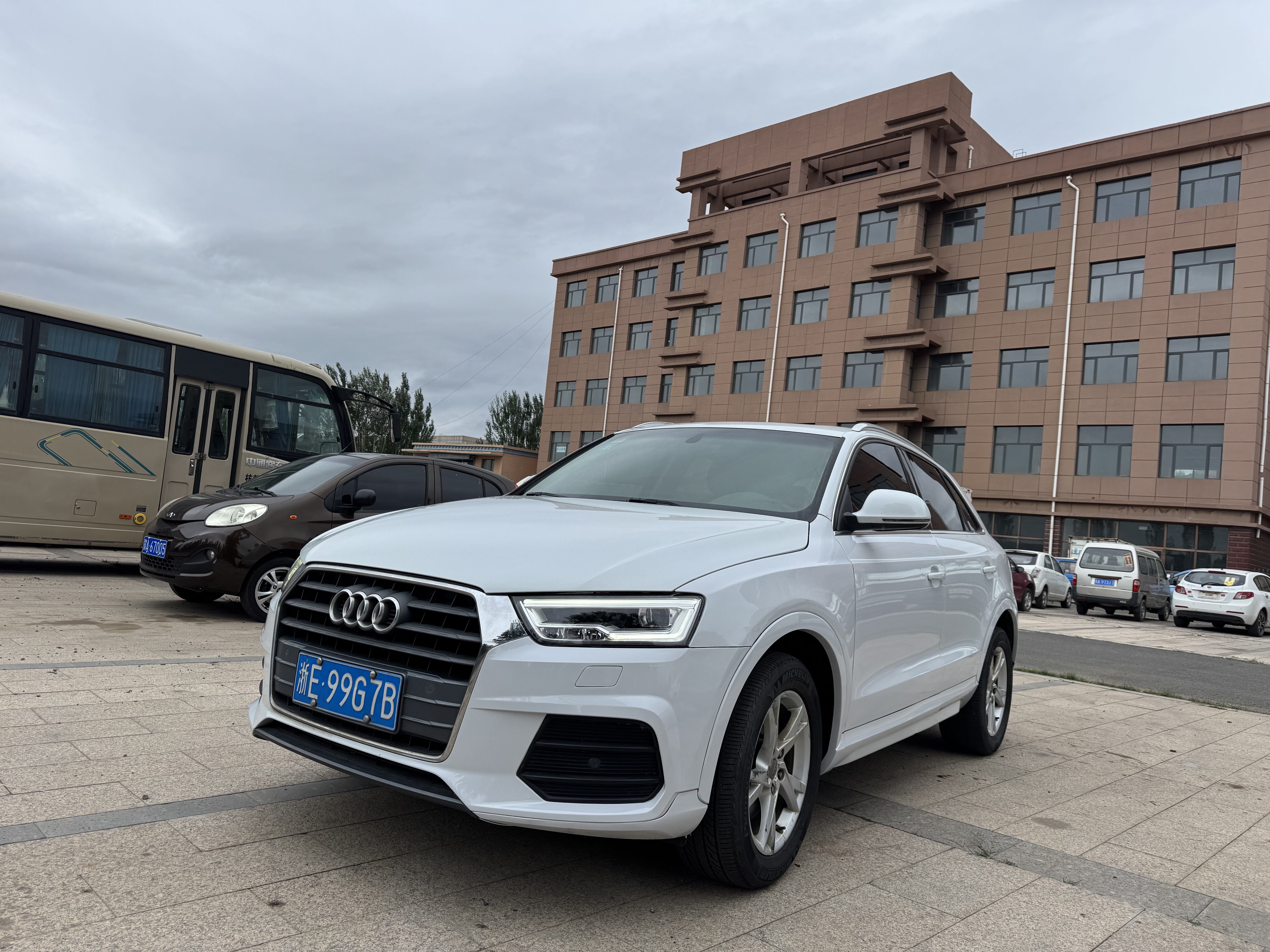 Audi Q3 2018 #2 Audi Q3 2018 car image #2
