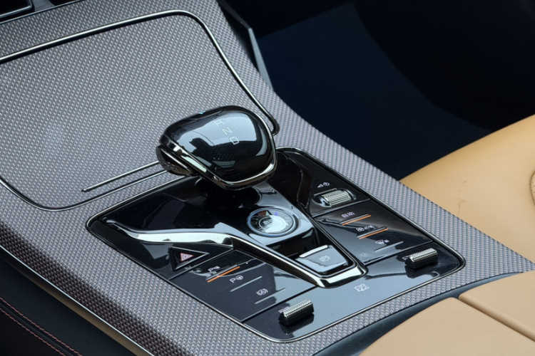 BYD Han 2022 car image #9
