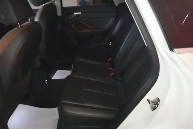 Audi Q3 2022 car image #17
