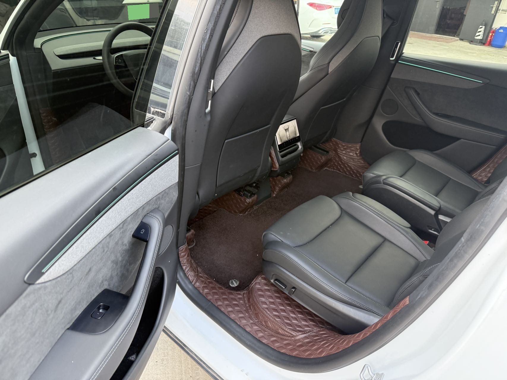 Tesla Model Y L 2025 #4 Tesla Model Y L 2025 immagine di auto #4