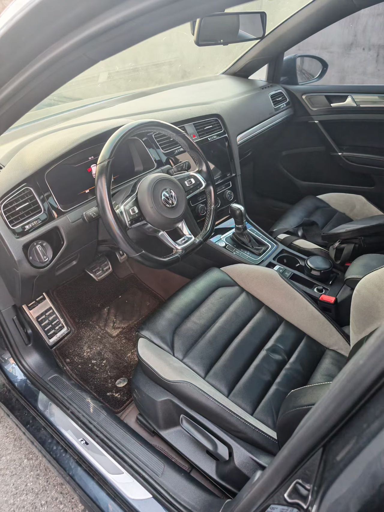 Volkswagen Golf 2020 car image #4
