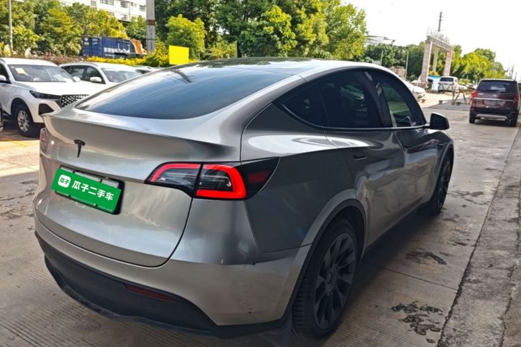 Tesla Model Y 2024 car image #7
