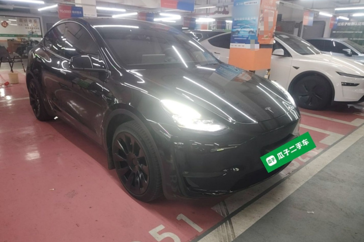 Tesla Model Y 2023 #4 Tesla Model Y 2023 car image #4