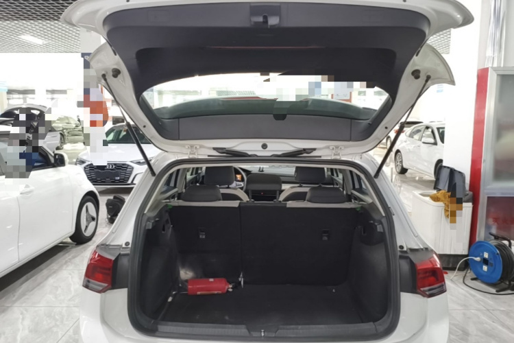 Volkswagen Golf 2023 #21 Volkswagen Golf 2023 car image #21