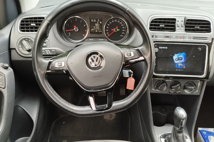 Volkswagen Polo 2019 car image #11