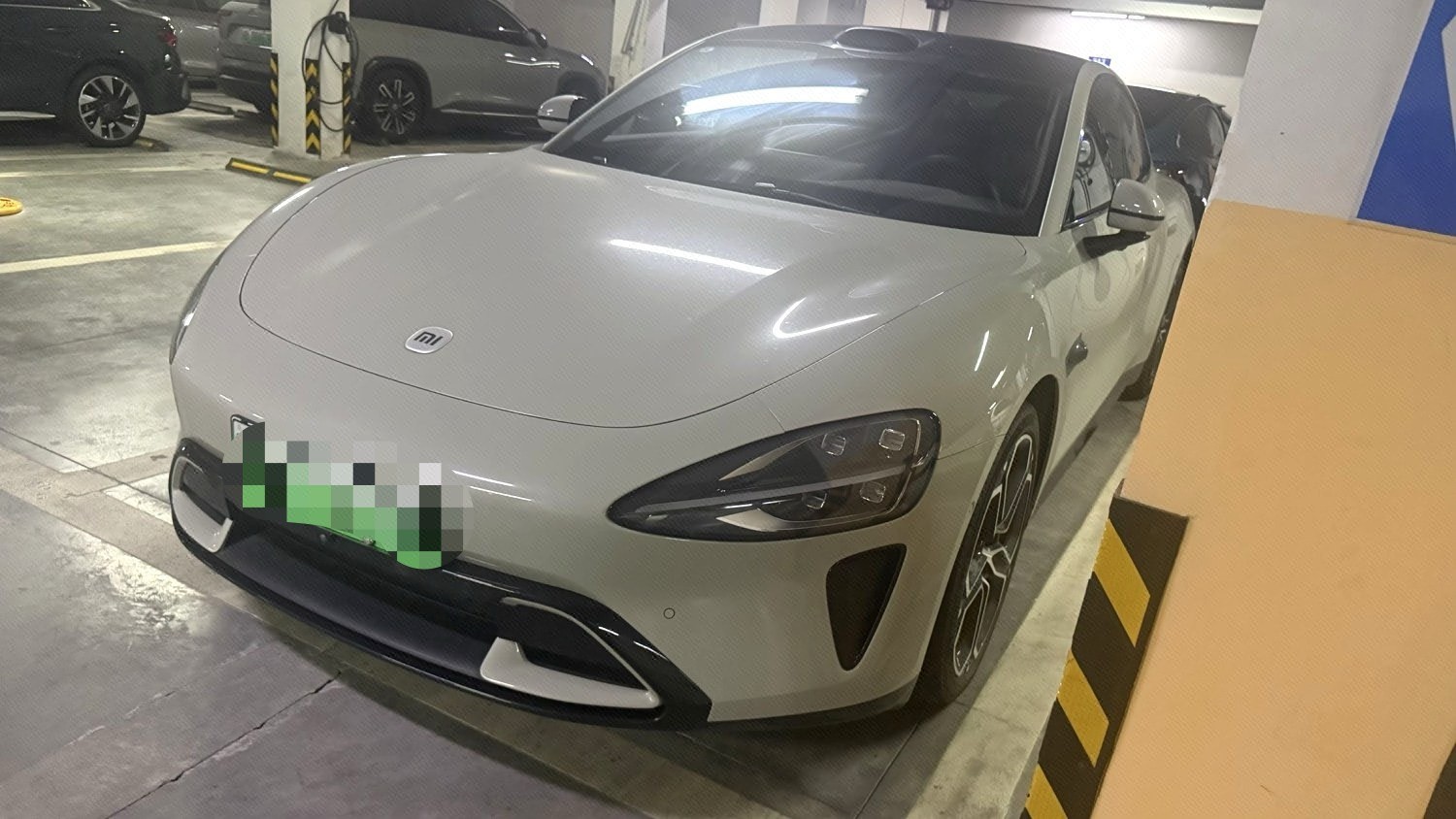 MI SU7 2025 MI SU7 2025 car image