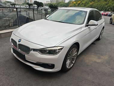 BMW 3 Series 2018 BMW 3 Series 2018 immagine di auto