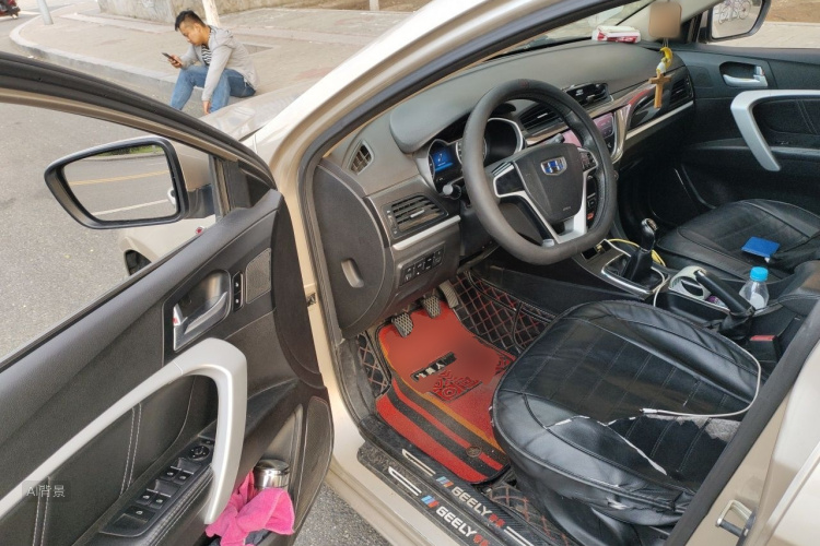 GEELY Emgrand 2017 car image #18