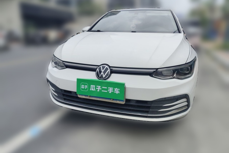 Volkswagen Golf 2021 car image #3
