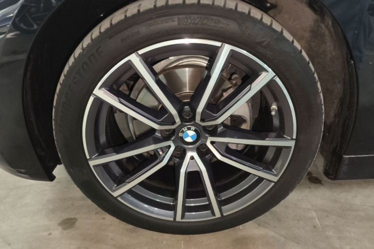 BMW 3 Series 2022 car image #9