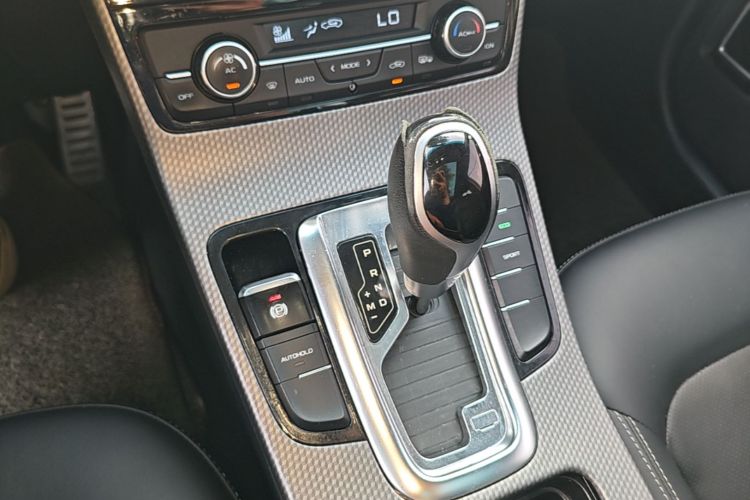 GEELY Emgrand GS 2017 car image #14