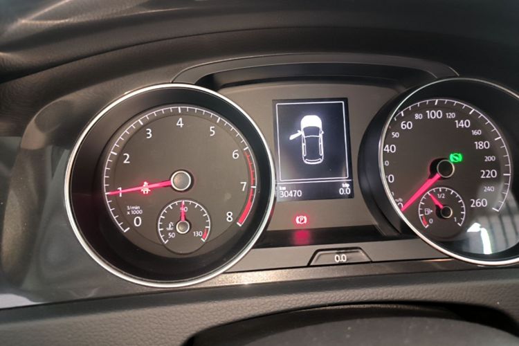 Volkswagen Golf 2020 car image #16