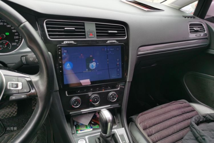 Volkswagen Golf 2018 car image #15