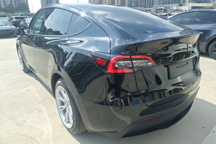 Tesla Model Y 2023 #5 Tesla Model Y 2023 immagine di auto #5
