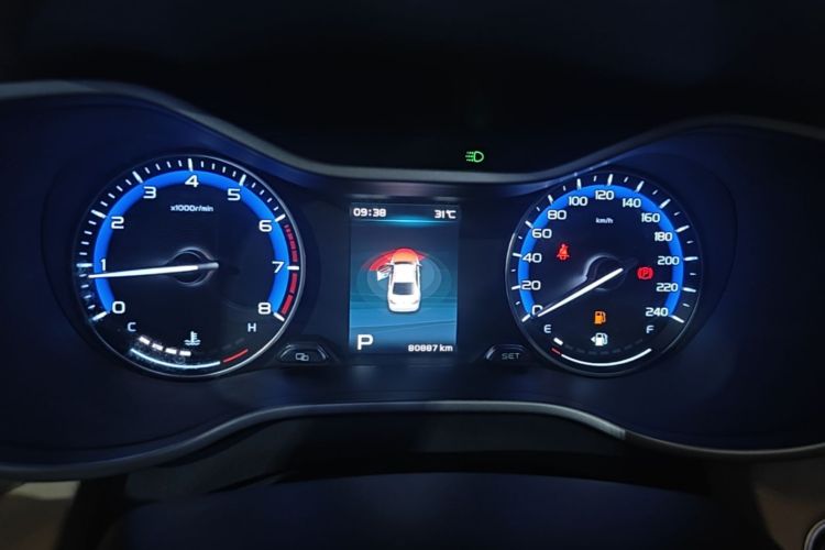 GEELY Emgrand 2018 car image #12