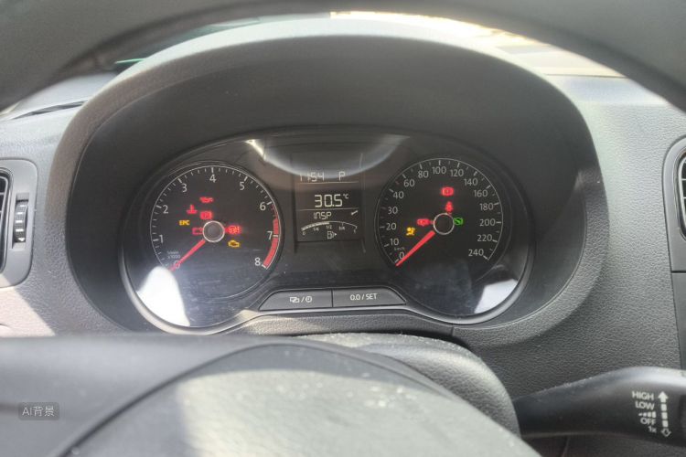 Volkswagen Polo 2018 car image #13