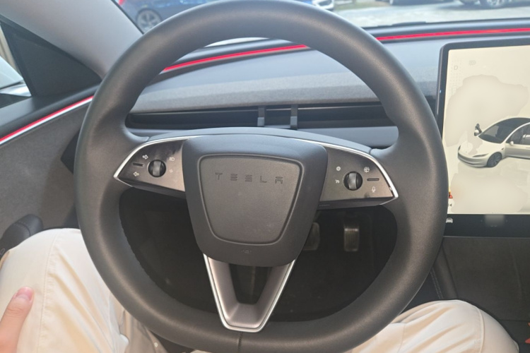 Tesla Model 3 2024 #15 Tesla Model 3 2024 car image #15